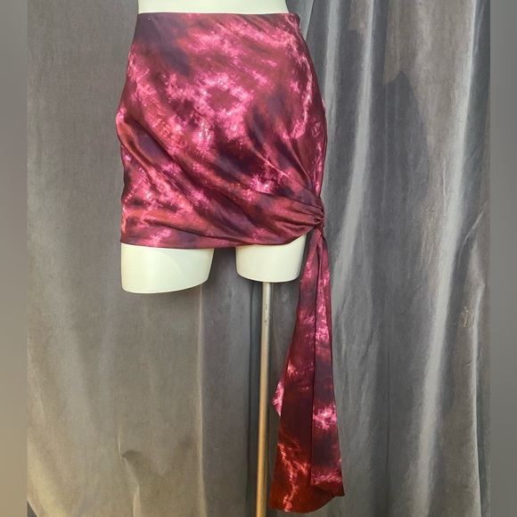 Cinq A Sept Skirts Tie Dye Scarf Hem Satin Miniskirt Size 4 - Picture 6 of 10